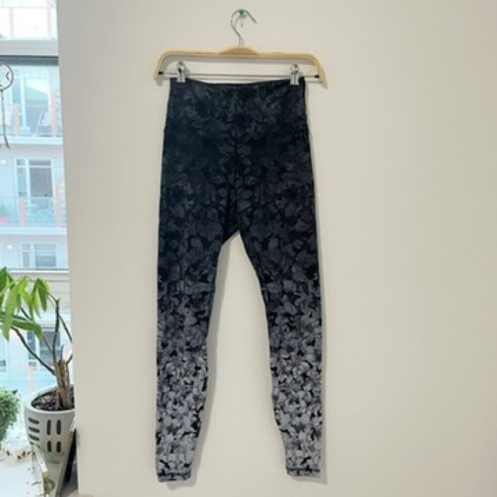 Lululemon Blue & Gray Ombre Floral Print Wunder Under Leggings Size 6